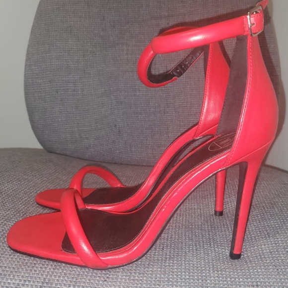 Missguided Red Heels - Picture 2 of 6